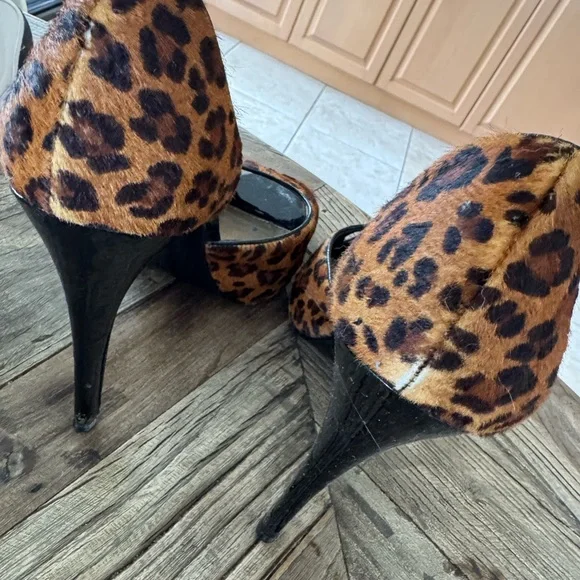 Bebe Brown and Black Heels with Stylish Design size 10B - Picture 7 of 7